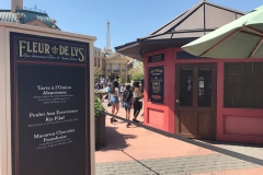 fleur-de-lys-france-sign-booth