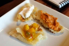 sanaa-naan-with-dips