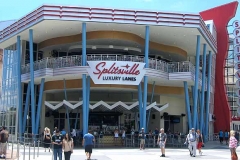 splitsville-long-shot-outfront