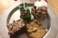 te-dinner-buffet-dessert-plate