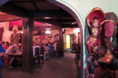 yakyet-inside-entrance