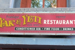 yakyet-sign-close-up